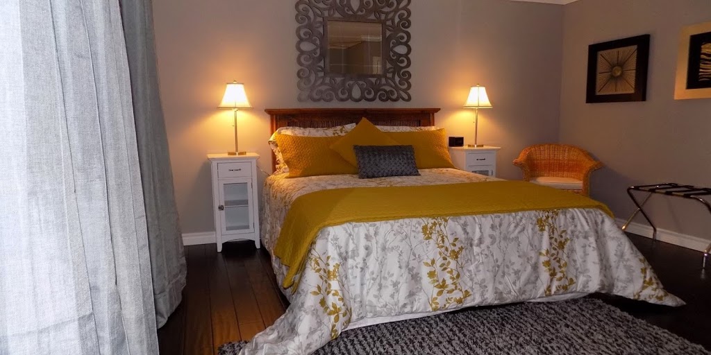 The Promenade Bed and Breakfast | 24 The Promenade, Niagara-on-the-Lake, ON L0S 1J0, Canada | Phone: (905) 468-0715