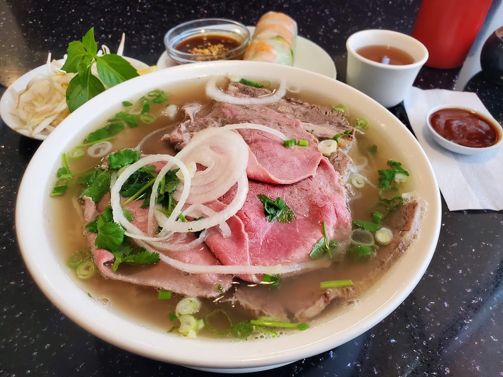 Pho Song Huong Vietnamese Restaurant | 12929 97 St NW, Edmonton, AB T5E 4C2, Canada | Phone: (780) 478-1557