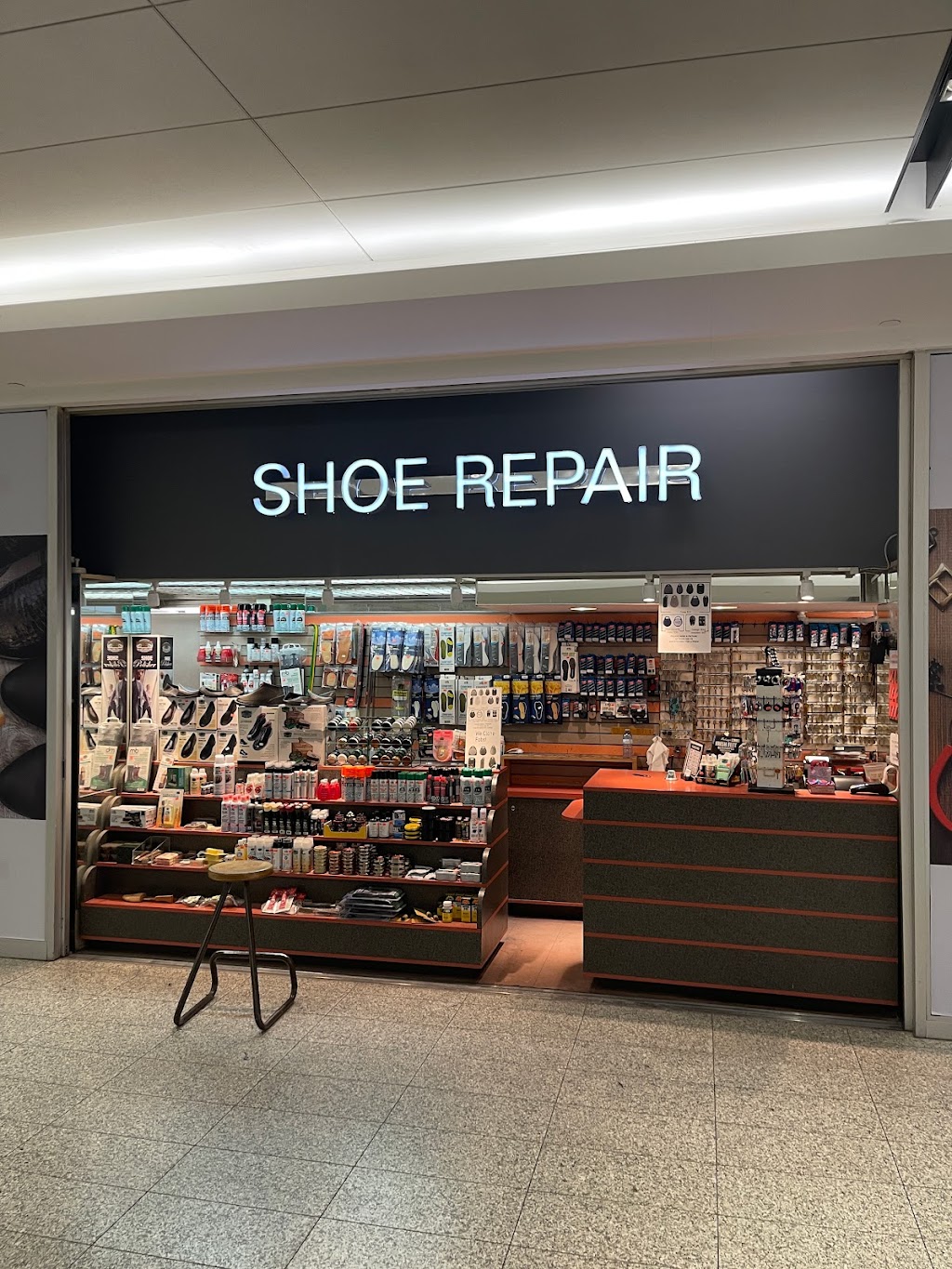 College shoe repair and key cutting | 777 Bay St., Toronto, ON M5G 2C8, Canada | Phone: (416) 977-7369