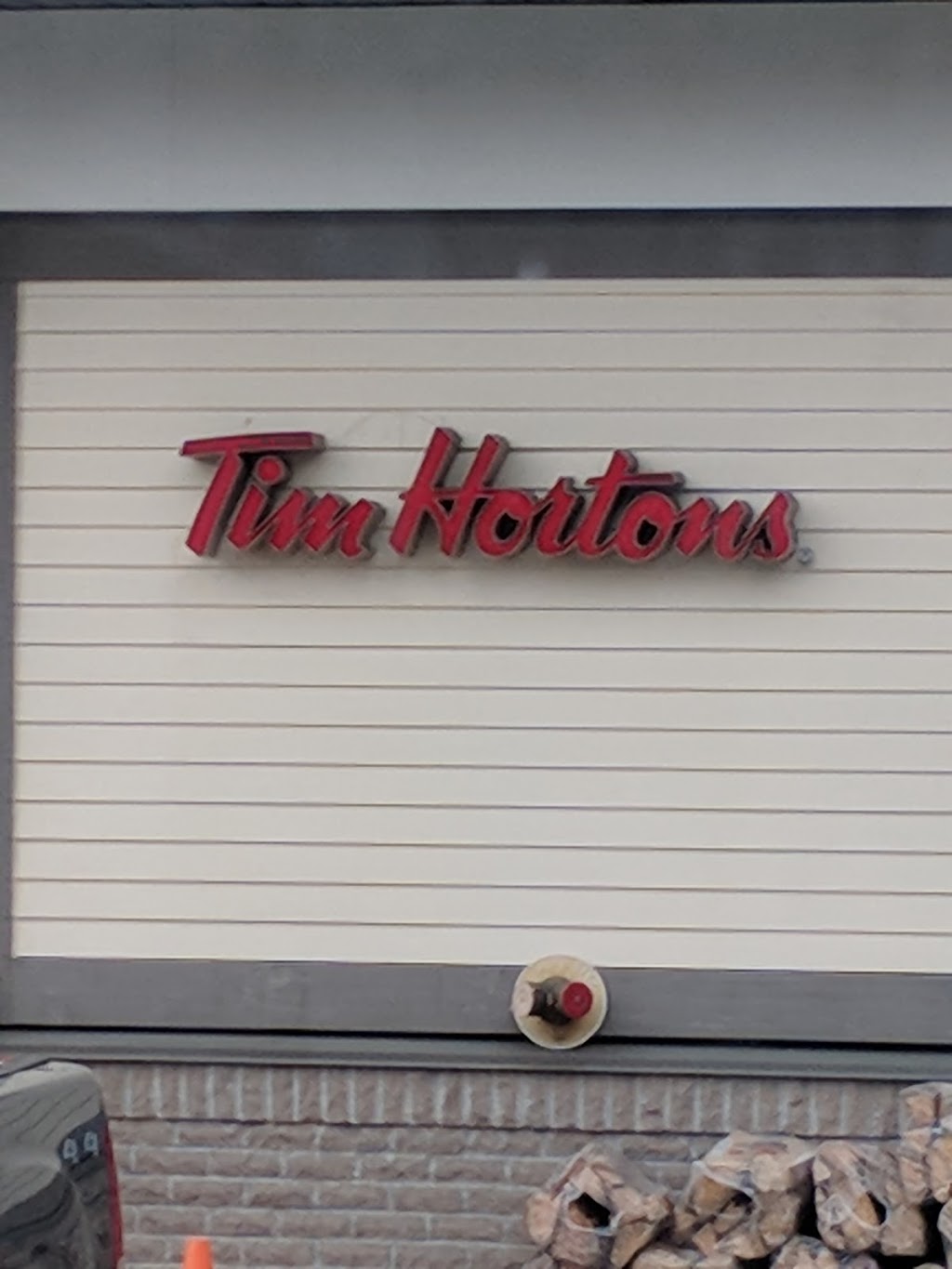 Tim Hortons | 106 W Queens Rd, North Vancouver, BC V7N 2K3, Canada | Phone: (604) 988-9968