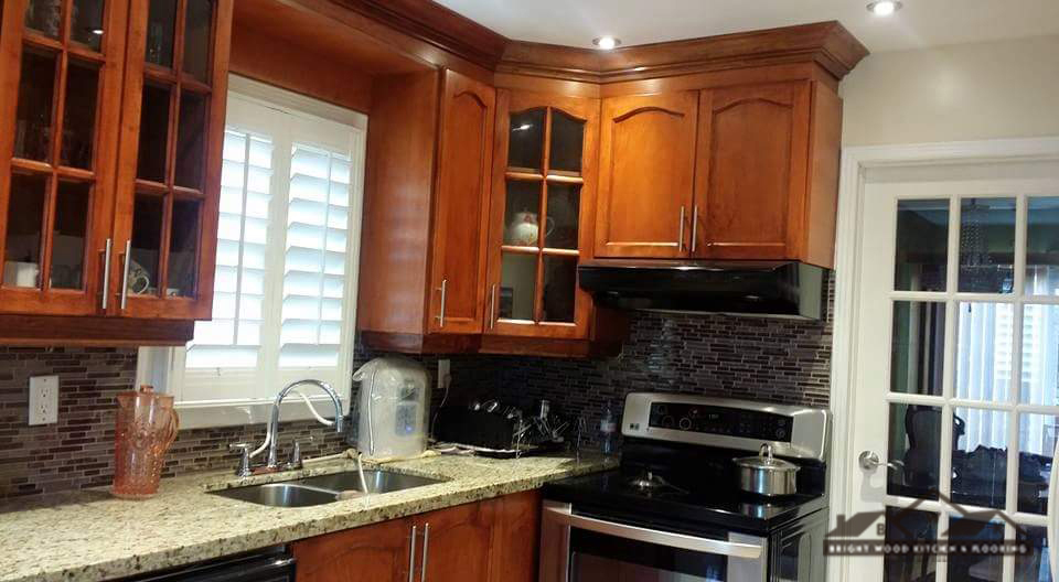 Bright Wood Kitchen Inc | 370 Tapscott Rd, Scarborough, ON M1B 3C4, Canada | Phone: (416) 321-2844