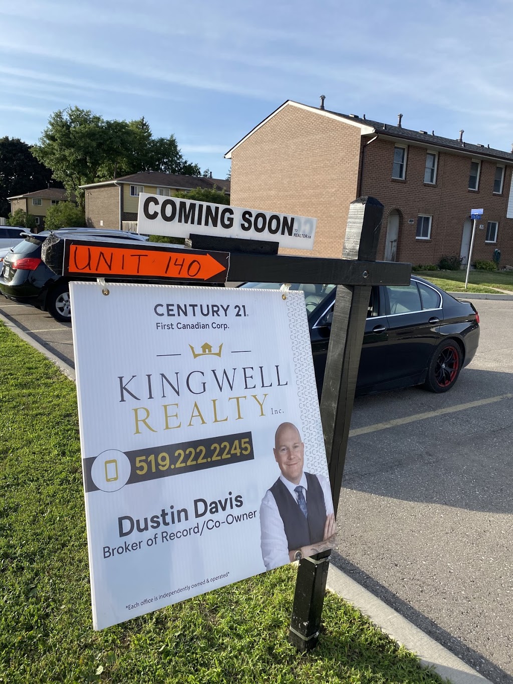 Dustin Davis Real Estate Broker/Mortgage Agent | 699 Speedvale Ave W, Guelph, ON N1K 1E6, Canada | Phone: (519) 222-2245