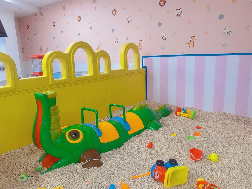 jumping castle | 1571 Sandhurst Cir Unit 109, Scarborough, ON M1V 1V2, Canada | Phone: (647) 368-5666