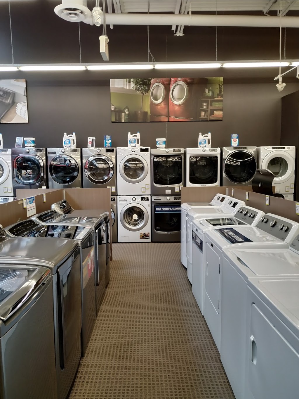 Corbeil Appliances | 2685 Iris Street - Pinecrest Shopping Center, Ottawa, ON K2C 3S4, Canada | Phone: (613) 828-4033