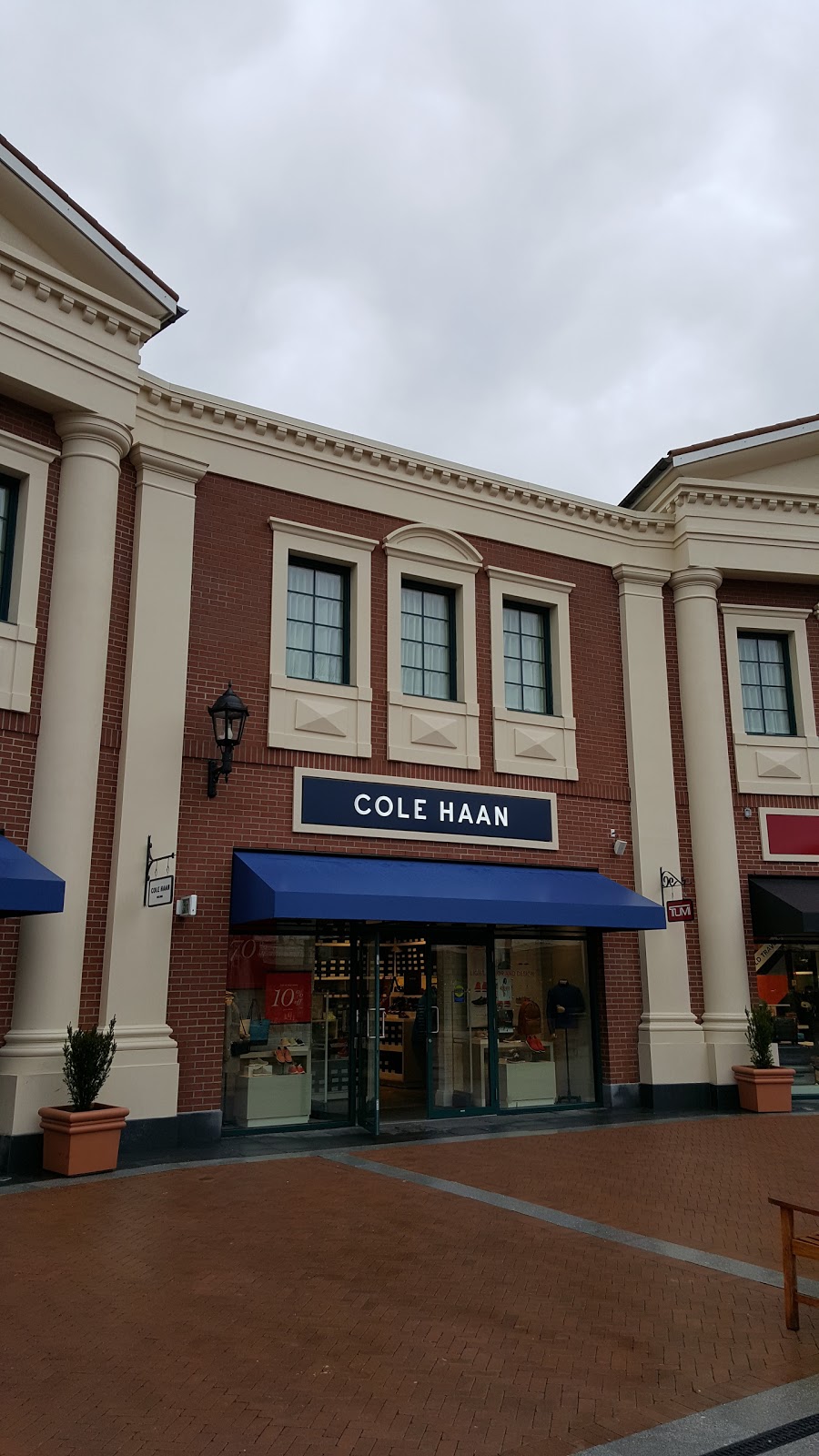 Cole Haan | 7899 Templeton Station Rd, Richmond, BC V7B 0B7, Canada | Phone: (604) 273-1325