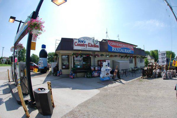 Ures Country Kitchen | 6000 County Road West 20, Harrow, ON N0R 1G0, Canada | Phone: (519) 736-7555
