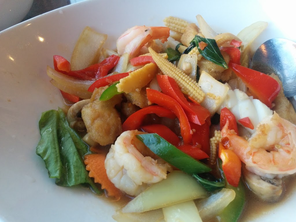 Phuket Royal | 713 Somerset St W, Ottawa, ON K1R 6P7, Canada | Phone: (613) 235-3134