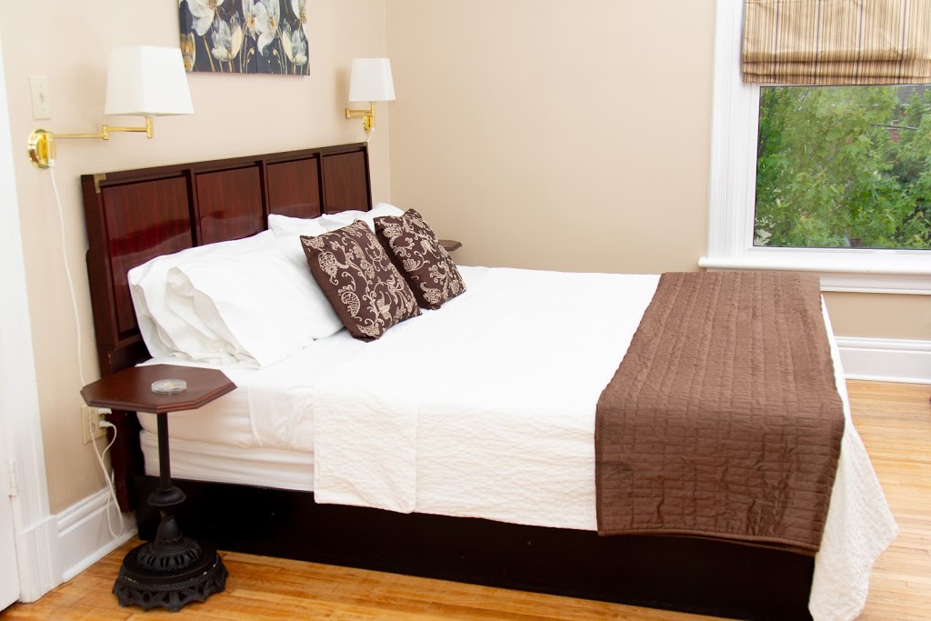 Colborne Bed and Breakfast | 72 Colborne St, Goderich, ON N7A 2V9, Canada | Phone: (519) 524-7400
