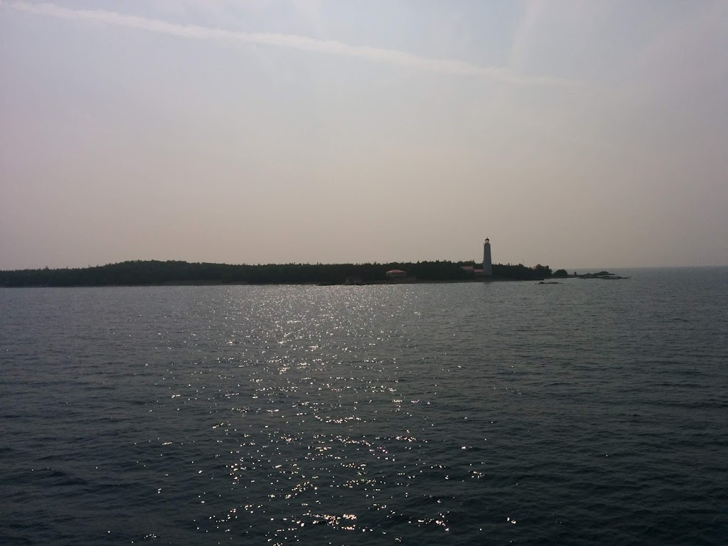 Cove Island Lighthouse | Cove Island, Northern Bruce Peninsula, ON N0H 2R0, Canada | Phone: (902) 853-3136