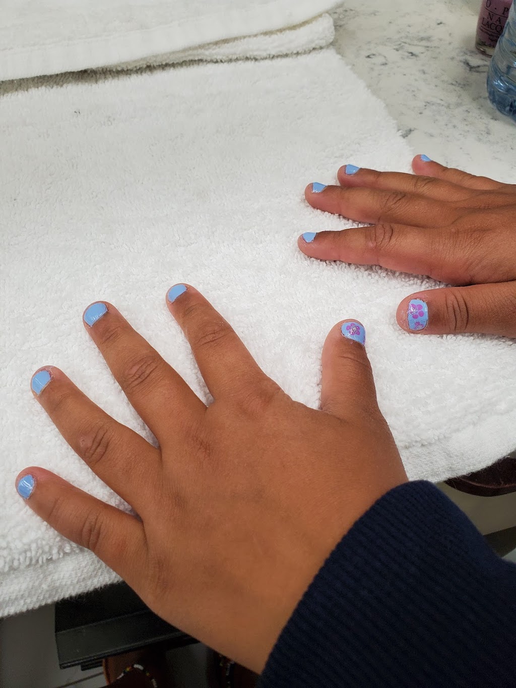 Snowflake Nails & Spa | 3415 Dixie Rd, Mississauga, ON L4Y 4J6, Canada | Phone: (905) 629-0333