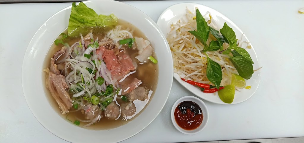 Pho Mi 888 Restaurant | 972 Hamilton Rd Unit 11, London, ON N5W 1V6, Canada | Phone: (519) 455-0361