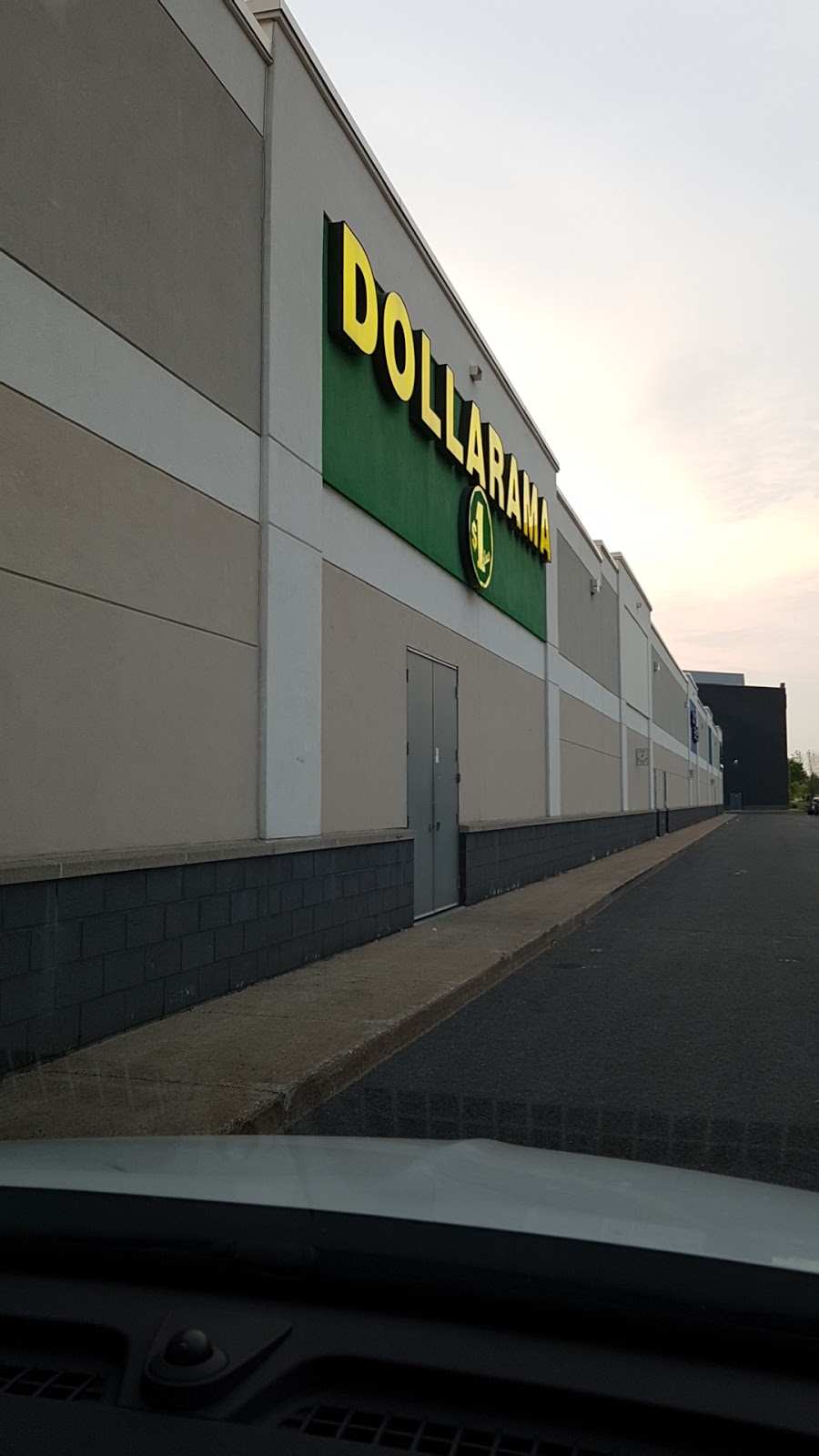 Dollarama | 9550 Boulevard Leduc, Brossard, QC J4Y 0B3, Canada | Phone: (450) 656-1728