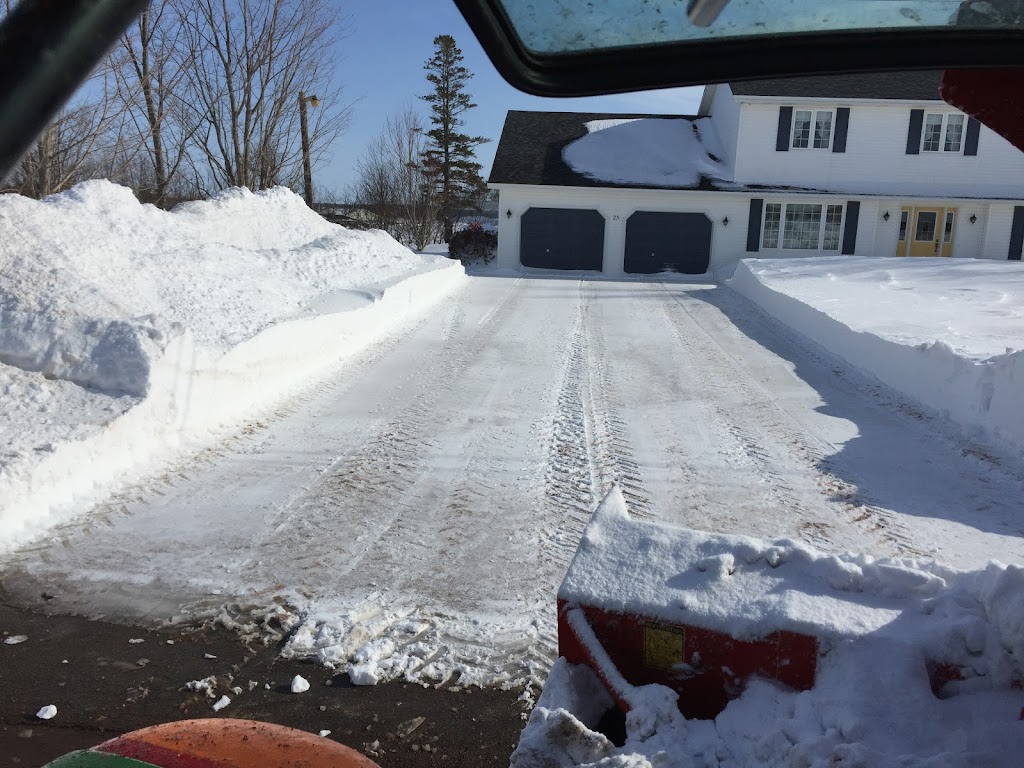 Warrens Snow Removal | 27 Warren Grove Rd, Cornwall, PE C0A 1H5, Canada | Phone: (902) 394-5535