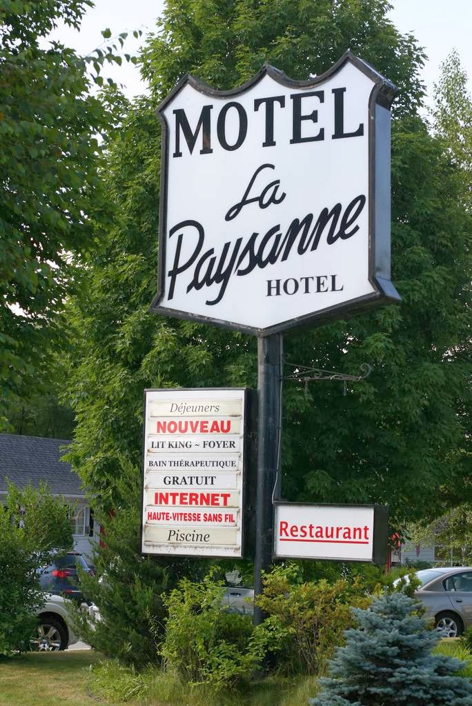 Motel la Paysanne | 42 Rue Queen, Sherbrooke, QC J1M 1H9, Canada | Phone: (819) 569-5585