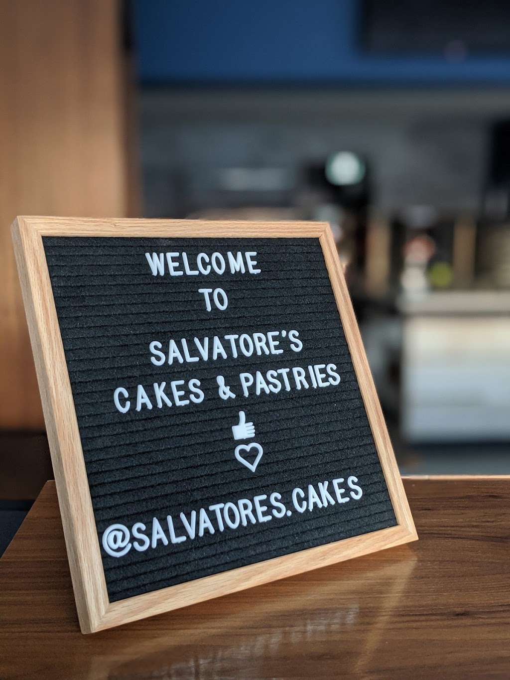 Salvatores Cakes & pastries | 9 Queen St N, Tottenham, ON L0G 1W0, Canada | Phone: (905) 406-1010