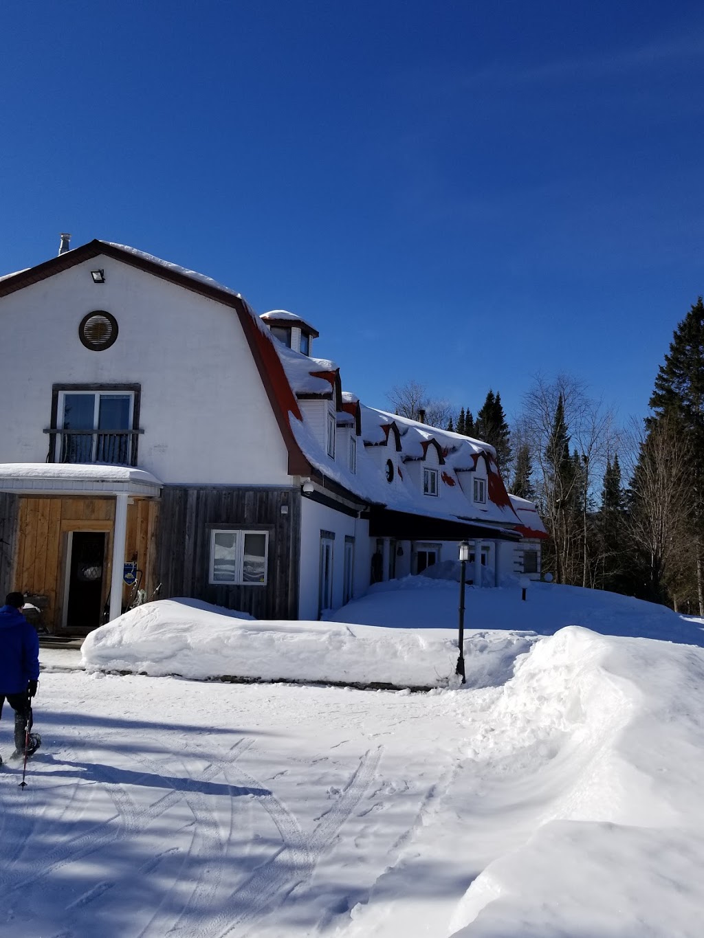 Helico maison de Charlena | Canada, 475 Chemin Beaupré, Val-des-Lacs, QC J0T 2P0, Canada | Phone: (819) 321-0688