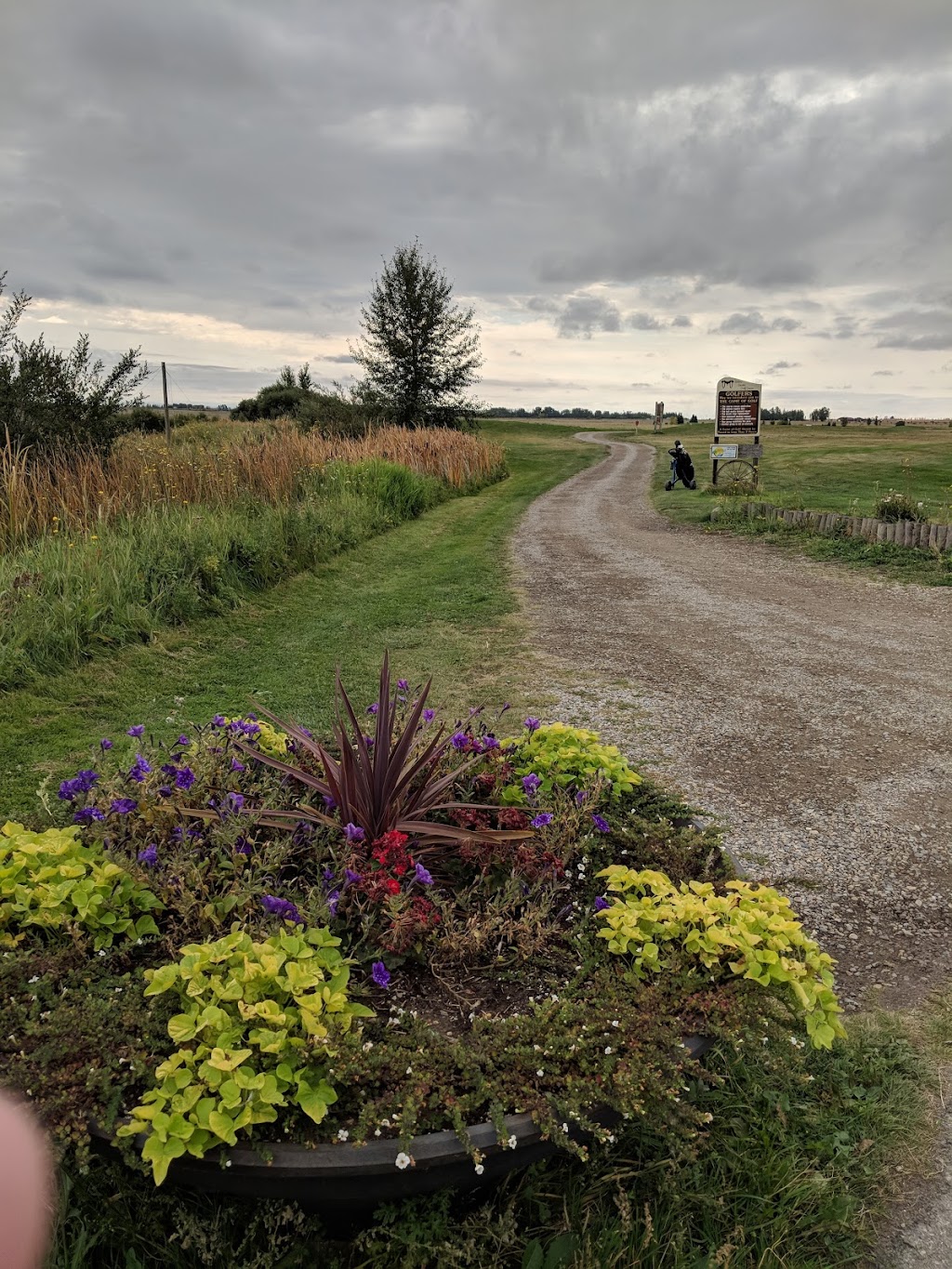 Oxbow Country Golf Course | Township Rd 244, Strathmore, AB T1P 1K5, Canada | Phone: (403) 934-3693