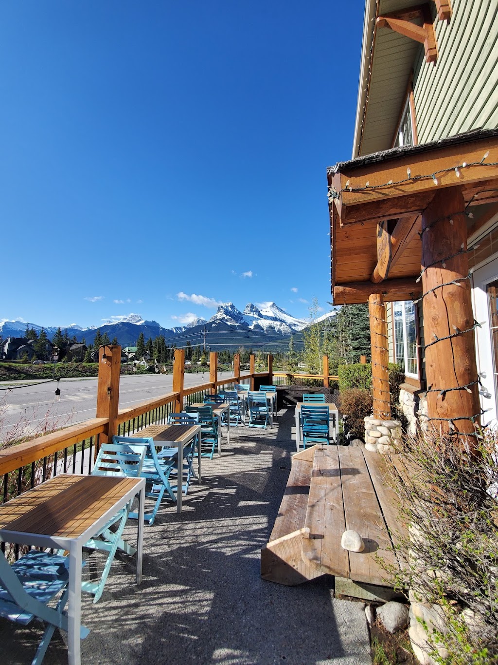 Devils Table | 709 Benchlands Trail, Canmore, AB T1W 3G9, Canada | Phone: (403) 675-1999