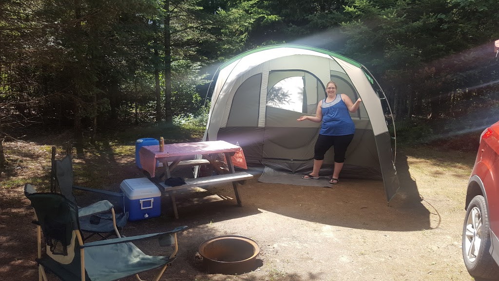 Camping Lac-des-Plages | 10 Chenail du Moine, Lac-des-Plages, QC J0T 1K0, Canada | Phone: (819) 426-2576