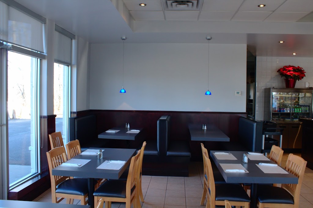 Restaurant Les Cèdres Aggelos (Angelos) | 212 Chem. Saint-Féréol, Les Cèdres, QC J7T 1J2, Canada | Phone: (450) 200-2020