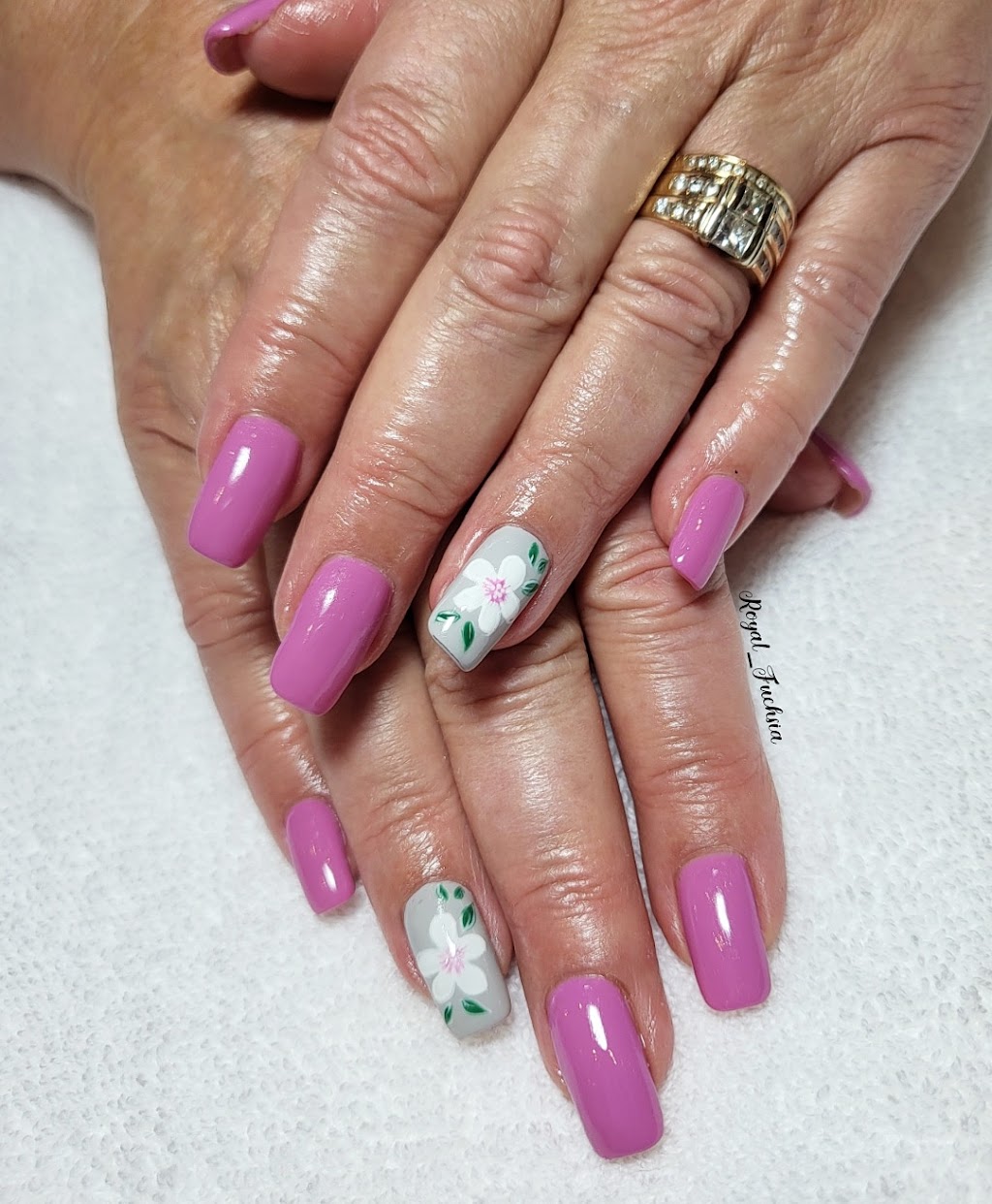 Royal Fuchsia Nail Spa Inc. | 11-310 Goldstream Ave, Victoria, BC V9B 2W3, Canada | Phone: (250) 388-4555