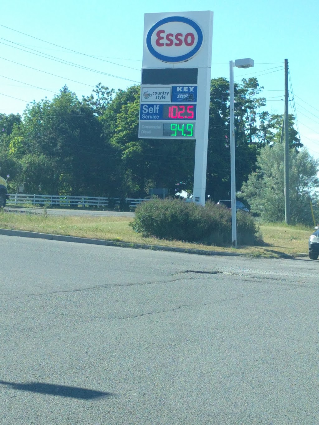 Esso | 5241 Bloomington Rd, Whitchurch-Stouffville, ON L4A 7X3, Canada | Phone: (905) 640-1076