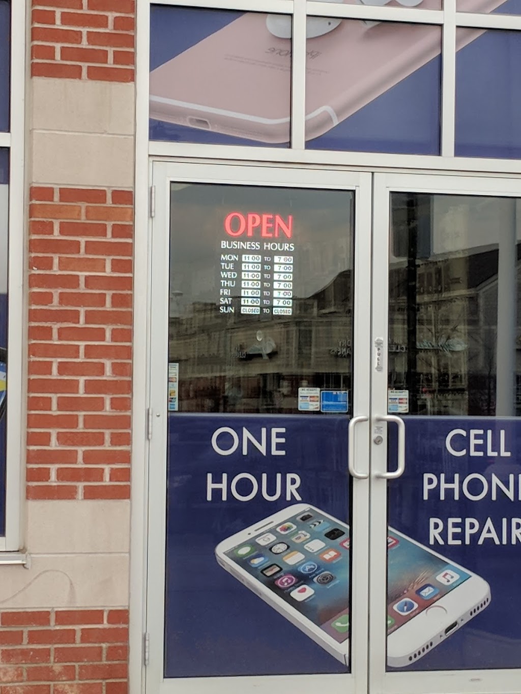 FixPoint - Cellphone Repair | 1490 Major Mackenzie Dr #D13, Maple, ON L6A 4H6, Canada | Phone: (905) 303-9575