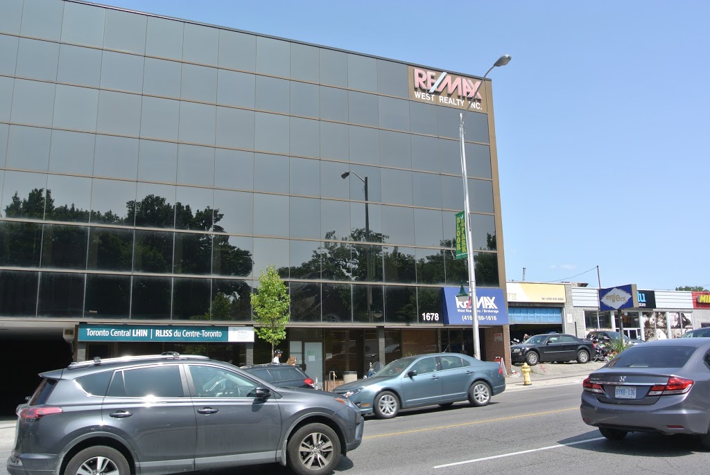 RE/MAX WEST REALTY INC | 1678 Bloor St W, Toronto, ON M6P 1A9, Canada | Phone: (416) 769-1616