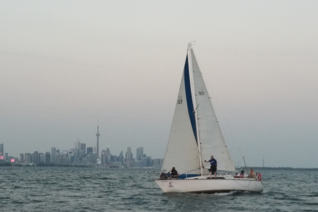 Etobicoke Yacht Club | 300 Humber Bay Park Rd W, Etobicoke, ON M8V 3X7, Canada | Phone: (416) 259-1159