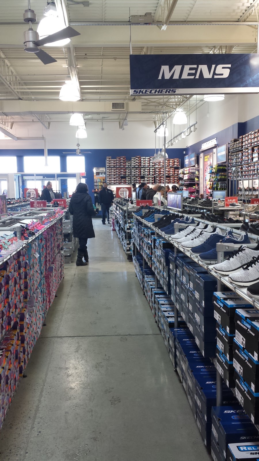 SKECHERS Factory Outlet | 3320 20th Avenue Ne Cru #101, Calgary, AB T1Y 6E8, Canada | Phone: (403) 798-2602