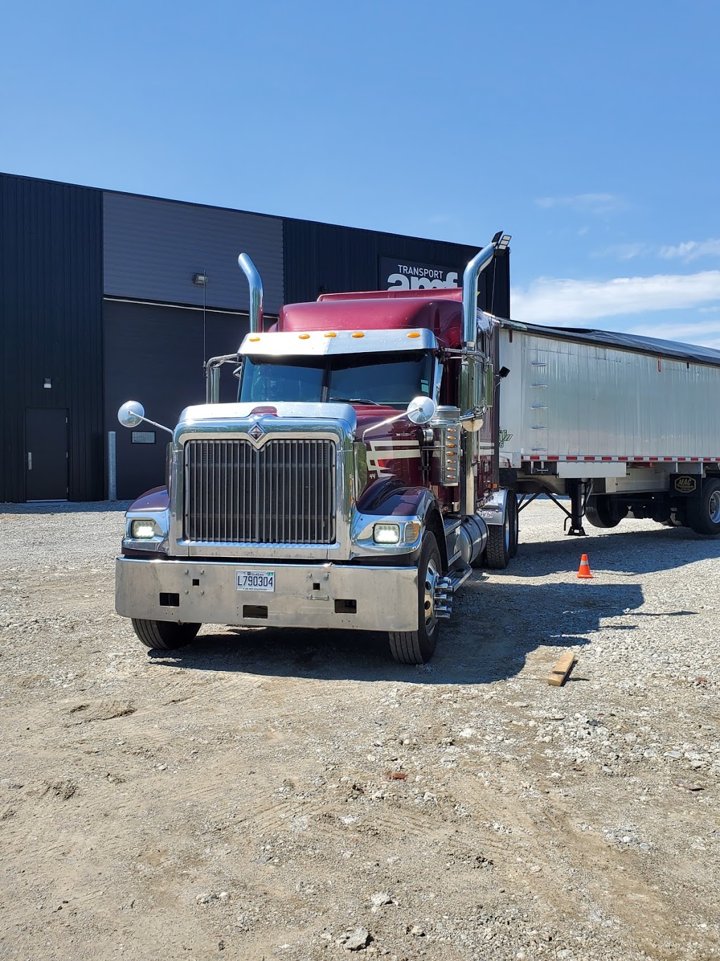 Transport AMF | 1835 Avenue le Neuf, Bécancour, QC G9H 1X8, Canada | Phone: (819) 293-7430