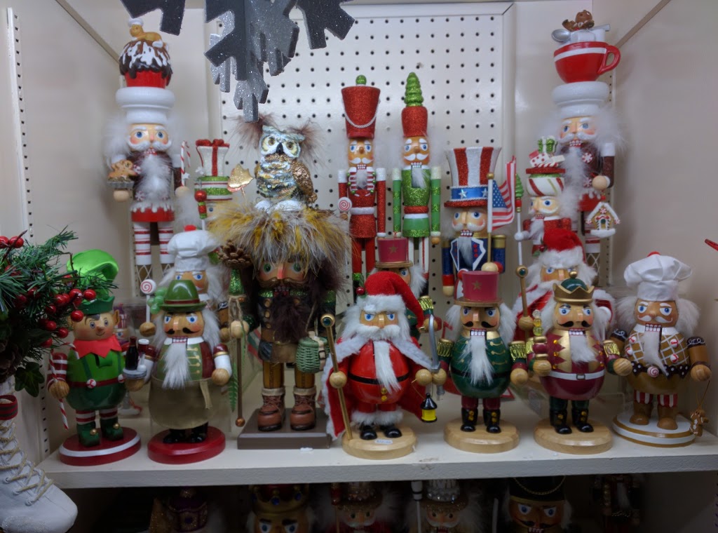 Karlas Christmas Shoppe | 500 Riverside Dr, Clayton, NY 13624, USA | Phone: (315) 686-1906