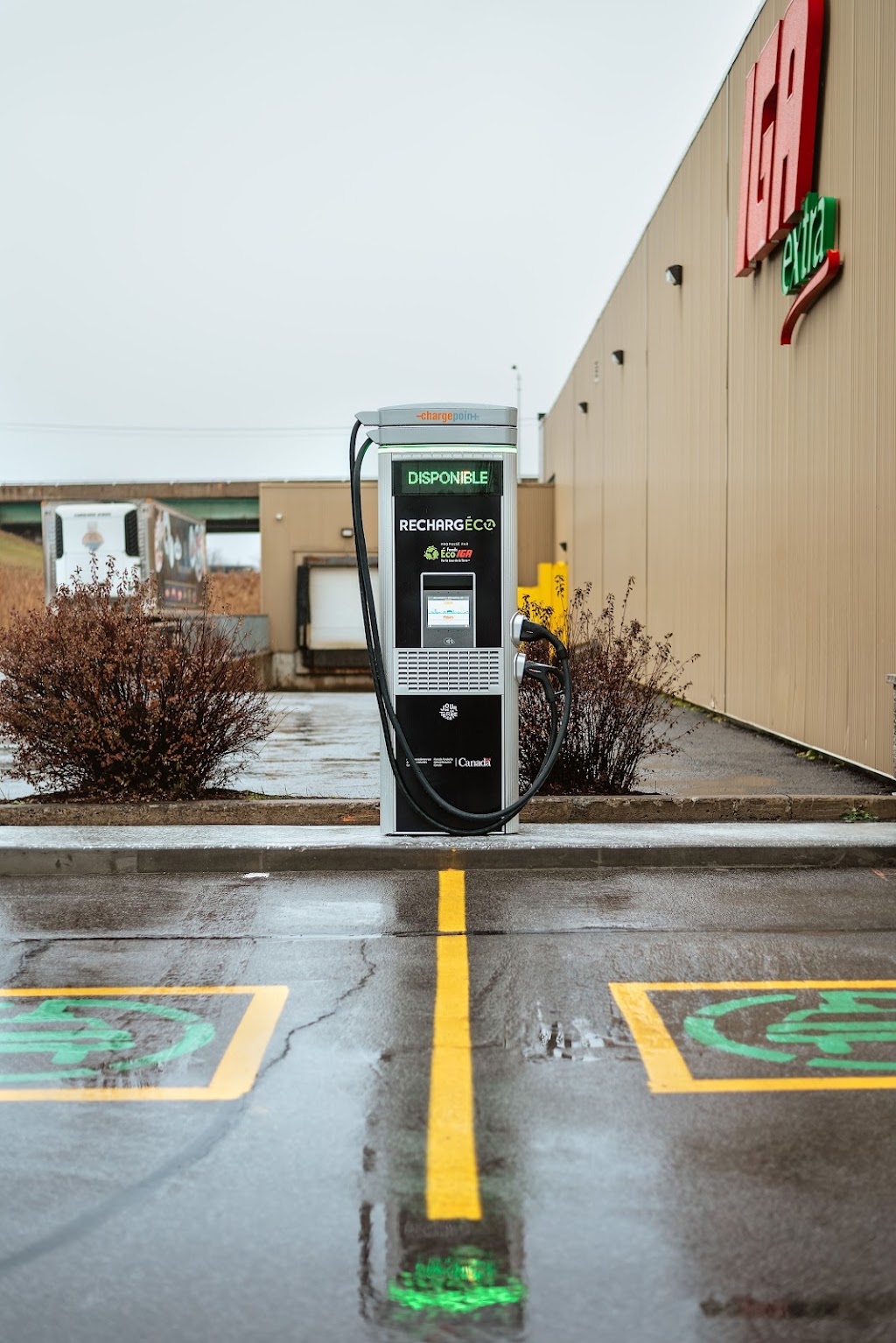 ChargePoint Charging Station | 860 Av. Gabriel-Brissette, Berthierville, QC J0K 1A0, Canada | Phone: (888) 758-4389