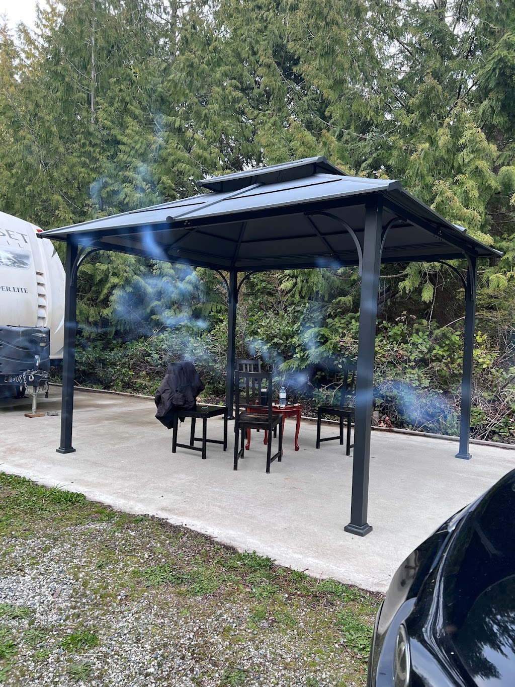 Bubble Camp RV Camping | 7389 Tapp Rd, Halfmoon Bay, BC V0N 1Y1, Canada | Phone: (778) 317-9788