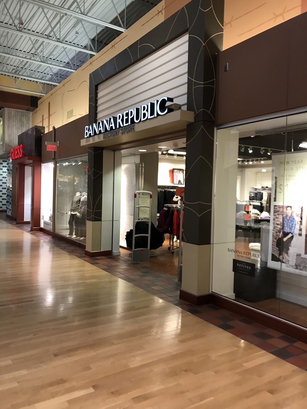 Banana Republic Factory Store | 261055 CROSS IRON BLVD SPACE #215, Rocky View County, AB T4A 0G3, Canada | Phone: (403) 274-2828