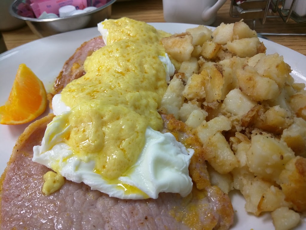 Louies Diner | 466 Steeles Ave E, Milton, ON L9T 3P7, Canada | Phone: (905) 693-0404