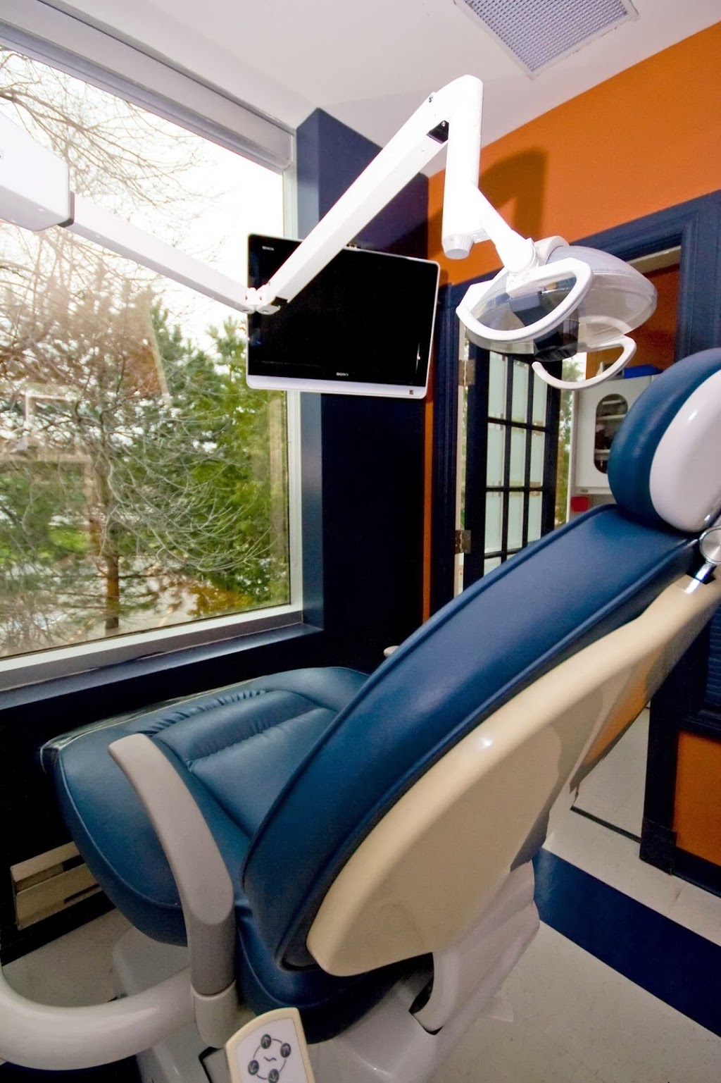 Terry Fox Dental Centre | 600 Terry Fox Dr, Kanata, ON K2L 4B6, Canada | Phone: (613) 599-8555