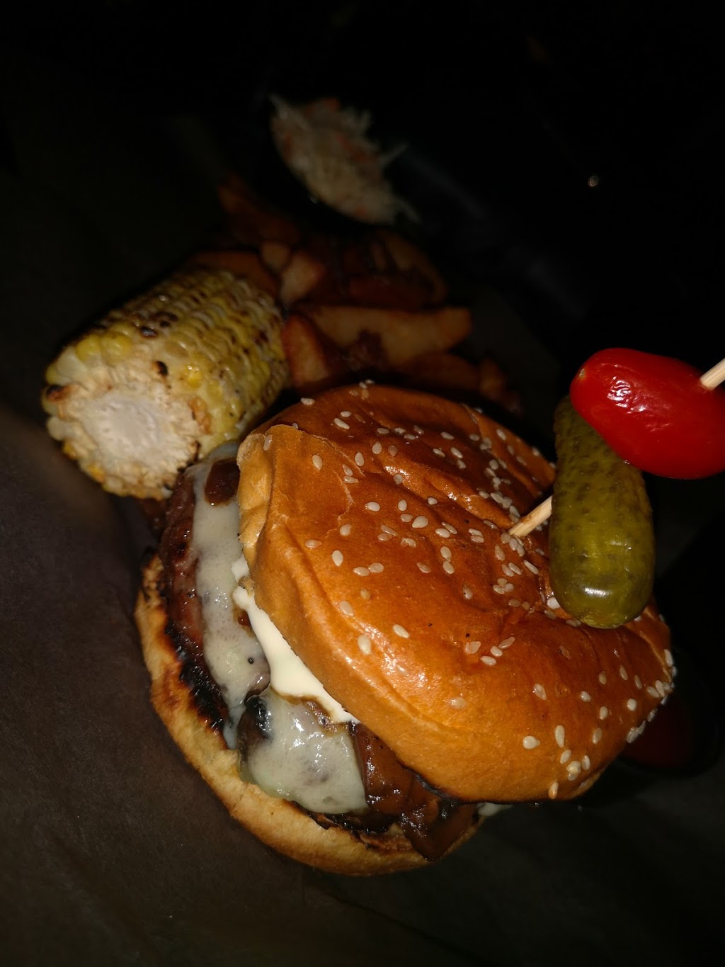 burger bar publiks laval | 4471 Boulevard Samson, Laval, QC H7W 2H2, Canada | Phone: (450) 978-9991