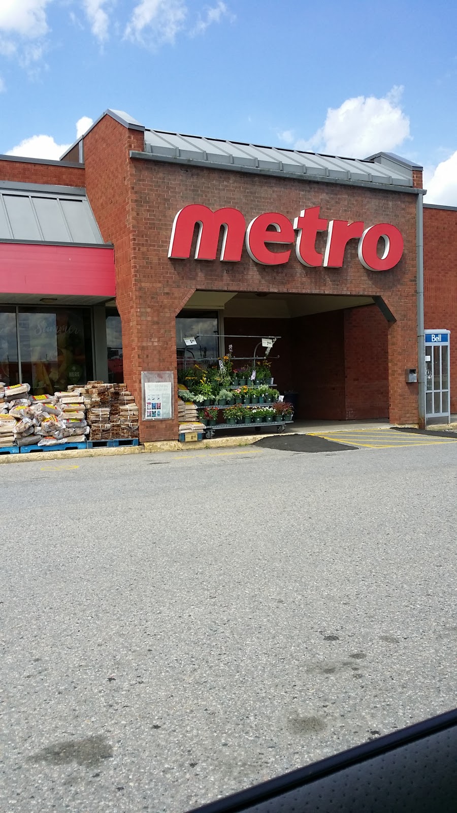 Metro | 203 Front St, Sturgeon Falls, ON P2B 2J4, Canada | Phone: (705) 753-4033