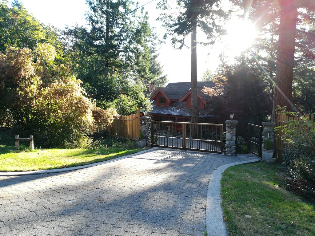 Bay Breeze B&B | 1281 Miller Rd, Bowen Island, BC V0N 1G1, Canada | Phone: (604) 313-5869