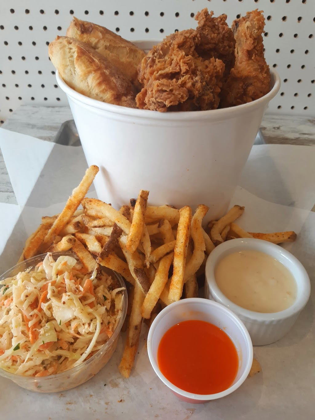 Dirty Food Eatery | 3070 Dundas St W, Toronto, ON M6P 1Z7, Canada | Phone: (416) 855-3393