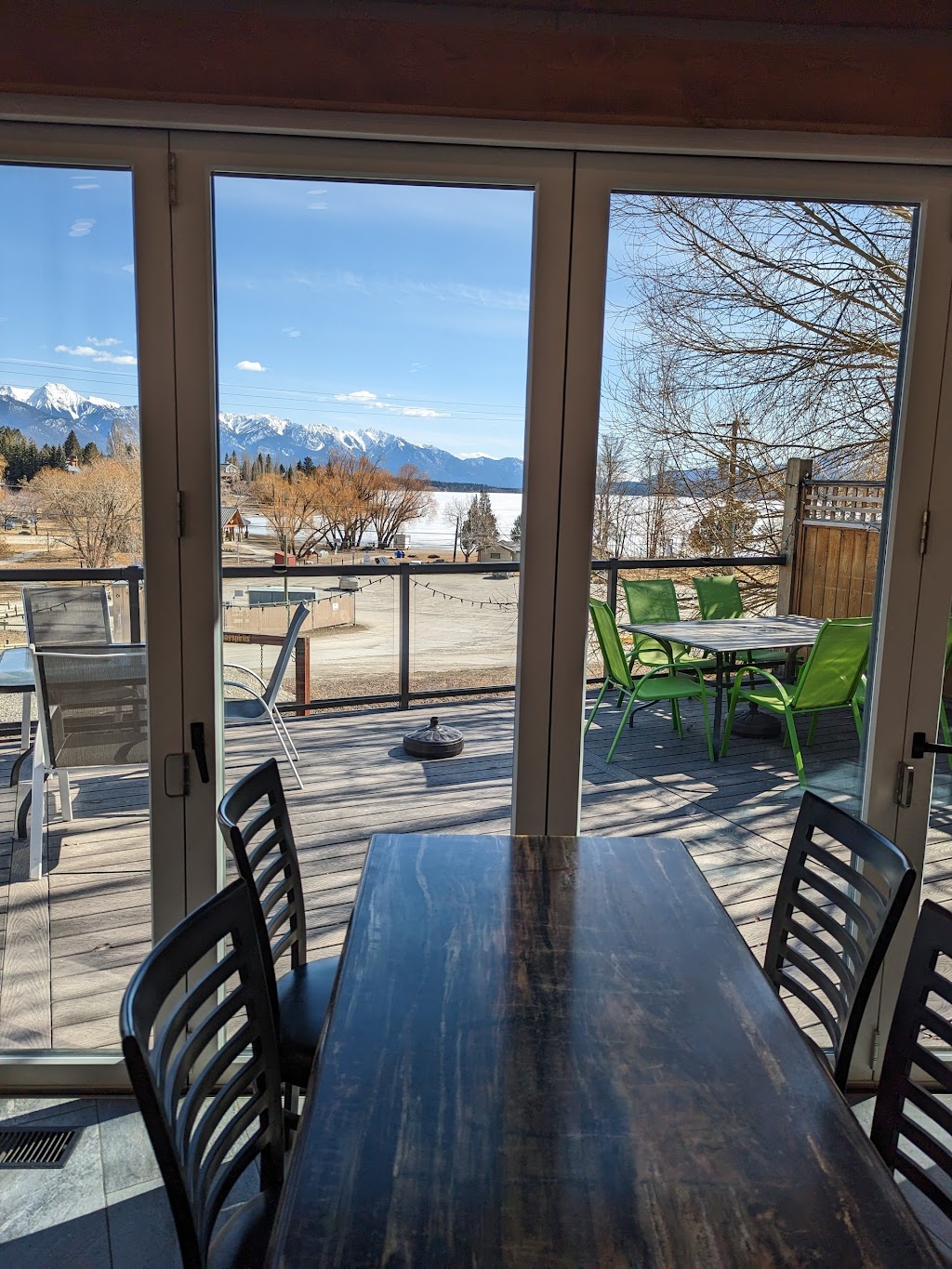 The Station Pub | 1701 6th Ave, Invermere, BC V0A 1K2, Canada | Phone: (250) 342-5557