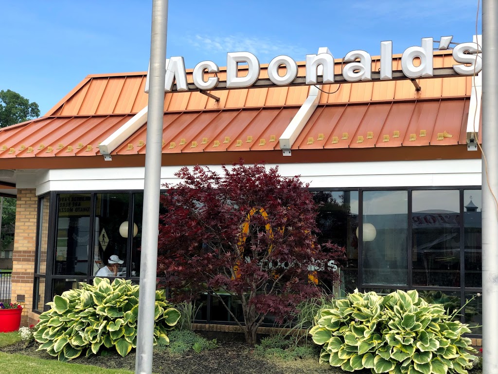 McDonalds | 315 Meadow Dr, North Tonawanda, NY 14120, USA | Phone: (716) 213-0016