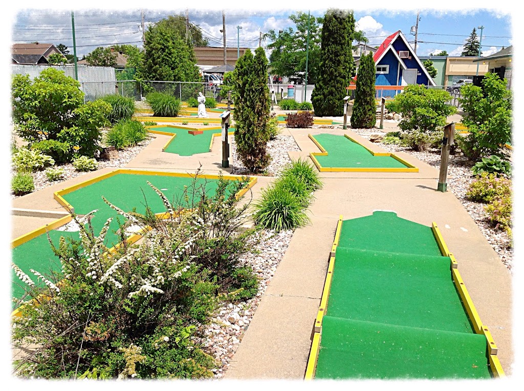 Mini-Putt Valleyfield | 550 Chem. Larocque, Salaberry-de-Valleyfield, QC J6T 4C5, Canada | Phone: (450) 373-6321