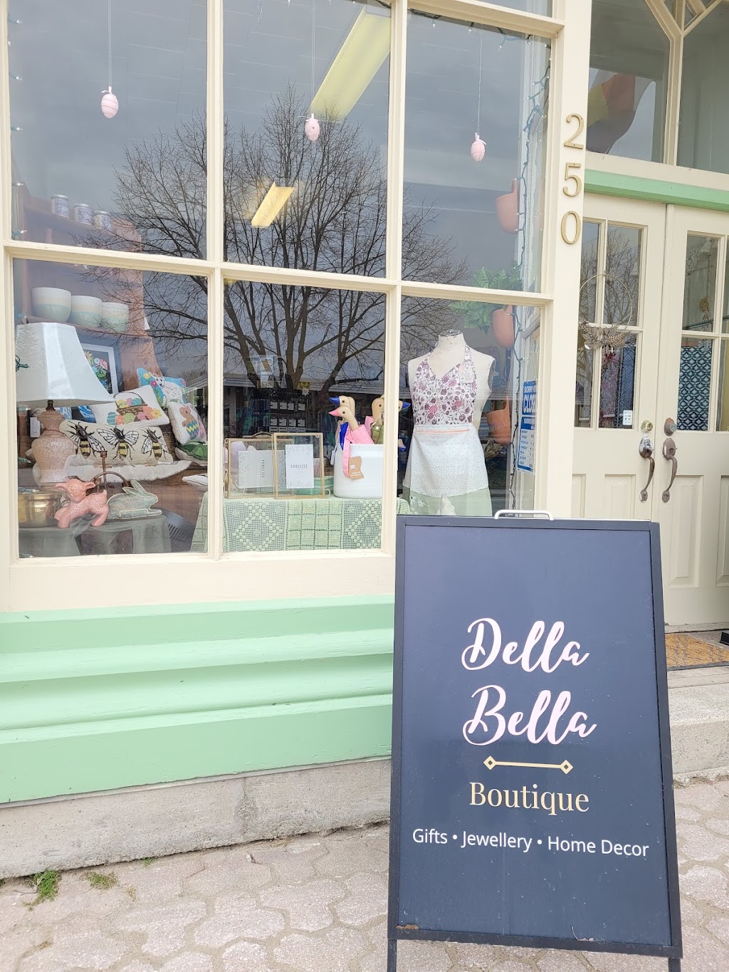 Della Bella Boutique | 250 Queen St N, Paisley, ON N0G 2N0, Canada | Phone: (519) 827-6643