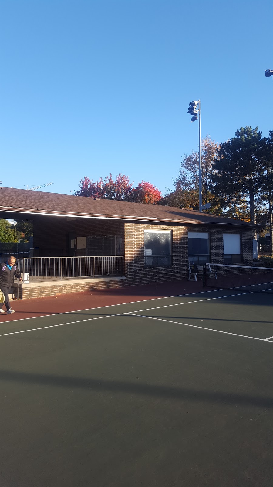 Applewood Tennis Club | 3505 Golden Orchard Dr, Mississauga, ON L4Y 3H7, Canada | Phone: (905) 238-9901