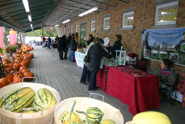 Marché Public Des Bois Francs | 1 Bd Jutras O, Victoriaville, QC G6P 1Y8, Canada | Phone: (819) 758-1773