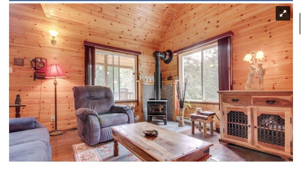 Chalet de la Rivière | 5040 Rue de la Rivière, Saint-Alexis-des-Monts, QC J0K 1V0, Canada | Phone: (819) 265-8066