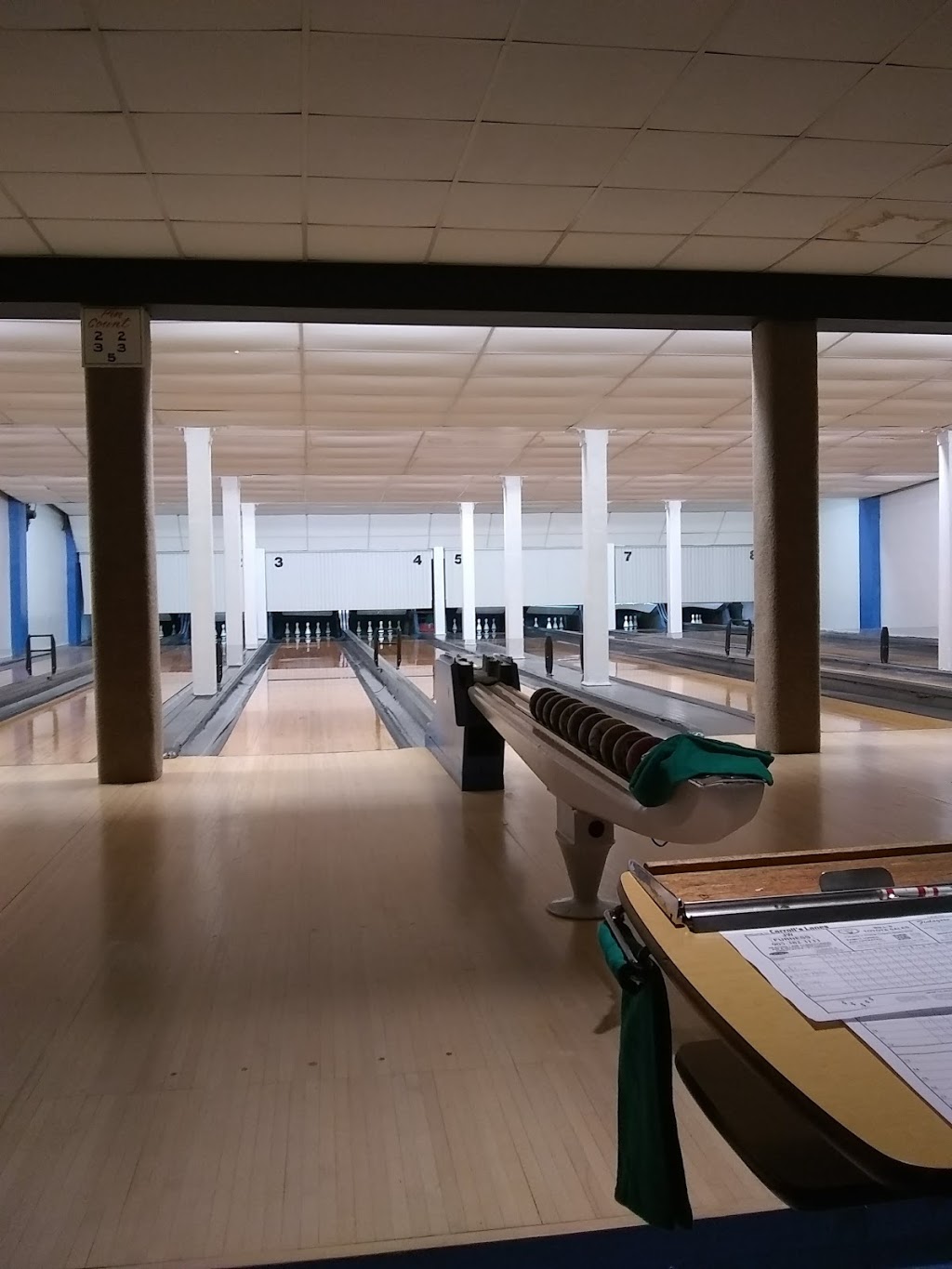 Carrolls Bowling Lanes | 7 Klauck St, Fort Erie, ON L2A 3P2, Canada | Phone: (905) 871-0818