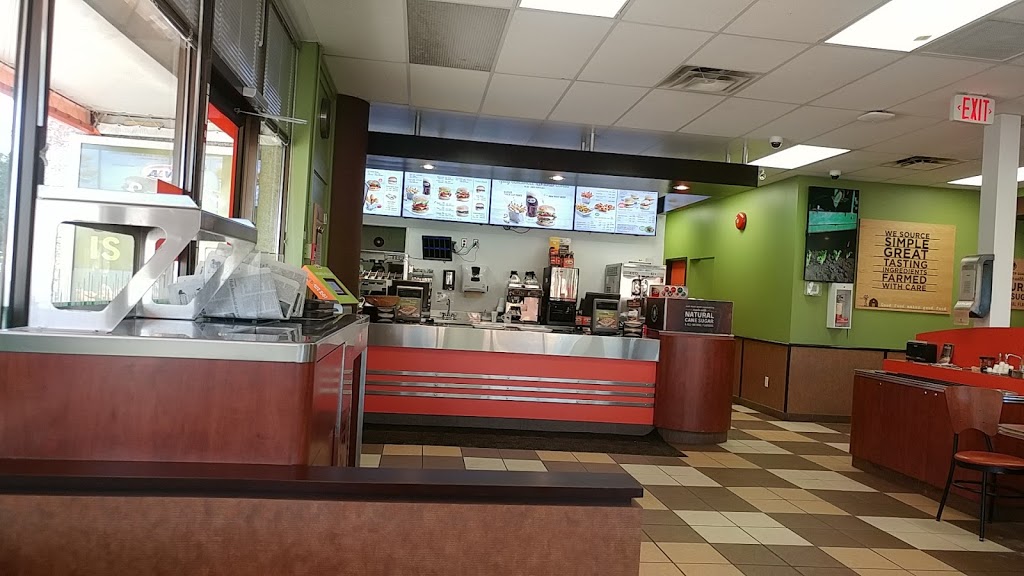 A&W Canada | 3140 Lakeshore Rd, Kelowna, BC V1W 3T1, Canada | Phone: (250) 762-6151